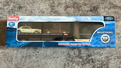 NUEVO GETTY 04’ FORD MUSTANG 40 ANIVERSARIO PORTADOR 1:32 SERIALIZADO EDICIÓN COLECCIONISTA Foto 1 de 4