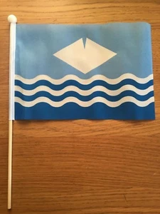 ISLE OF WIGHT Pack of 12 medium Hand Flags 9" x 6" 22cm x 15cm FLAG - Picture 1 of 1
