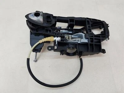 BMW M5 F10 F11 F12 11-16 FRONT DRIVER EXTERIOR DOOR HANDLE BRACKET 7564412 - Изображение 1 из 4