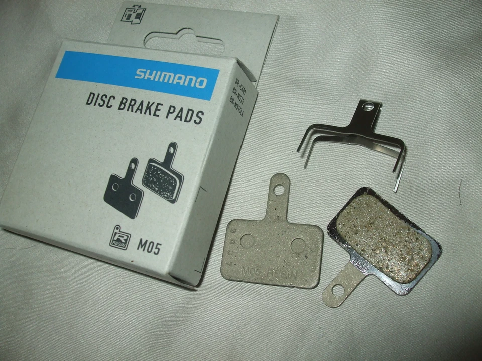 禧玛诺 BR-M515 树脂碟刹垫 (M05) 和弹簧 — 第 1/1 张图片