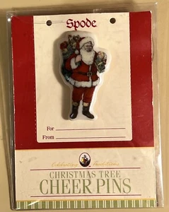 Spilla Spode American Santa Cheer Pin 2004 Nuova Vecchio Stock IN CONFEZIONE Ceramica - Foto 1 di 9