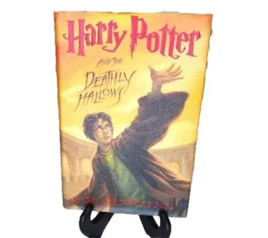 Harry Potter & The Deathly Hallows 1st Edition Hardcover & Jacket - Imagen 1 de 13