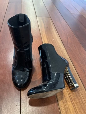 Chanel Negro Charol Cadena Dorada Acento Tacón Logo CC Botas Talla 38 Foto 1 de 4
