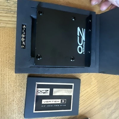OCZ Tech Vertex 3 VTX3-25SAT3-120G 120GB 2.5" SATA III SSD PARTS ONLY - Image 1 of 4
