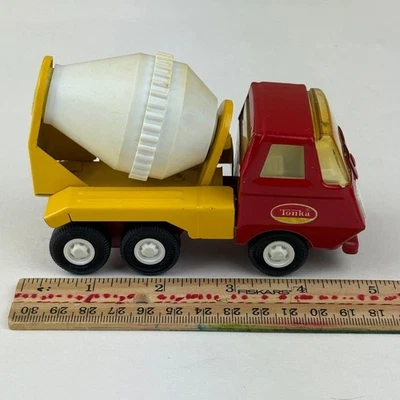 Mini mezclador de cemento Tonka Mid 1970s camión mezclador de acero prensado rojo/amarillo blanco de colección Foto 1 de 4