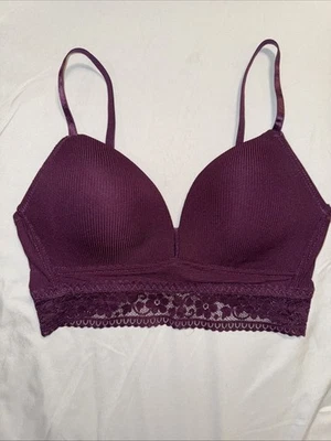 Sujetador Jessica Simpson 36B acolchado con ribete de encaje usado en excelente estado Foto 1 de 4