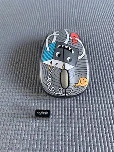 Logitech M238 USB Optical Wireless Mouse Doodle Fan Collection Fully Working - Afbeelding 1 van 12