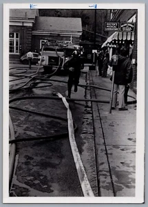 1977 Pikeville, Kentucky Flood Original 5x7 Foto Feuerwehrmann, Arzt 0046 - Bild 1 von 2