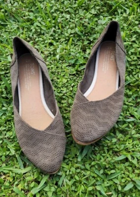 Toms Jutti Suede Almond Toe Flats Olive Brown Green Women's Size 7 M - Image 1 of 4