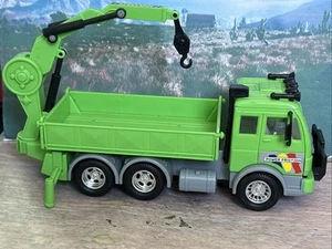 New Ray Toys Green Plastic Friction Truck and Crane delivery truck - Bild 1 von 6