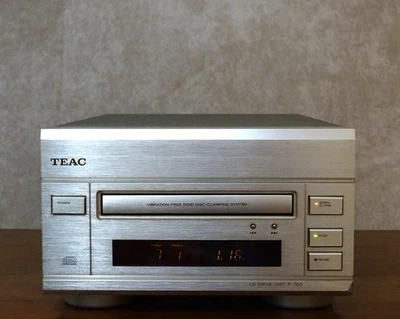 TEAC ESOTERIC P-700 CD-Laufwerk CD Player Neuwertig/ SERVICED NEW LASER VRDS - Bild 1 von 4