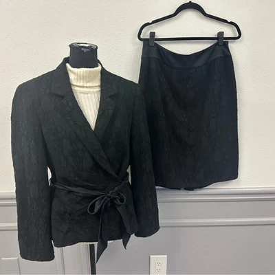 Conjunto de traje falda de mezcla de lana Albert Nipon encaje bordado detalle floral Foto 1 de 4