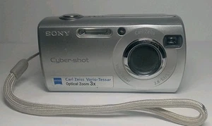 Sony Cybershot Carl Zeiss Vario-Tessar 3x Zoom Digital Camera - Picture 1 of 7