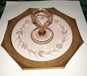 Rosa Depression Glas Leckerbissen Tablett Achteck geätzt Goldrand Sandwichplatte - Bild 1 von 4
