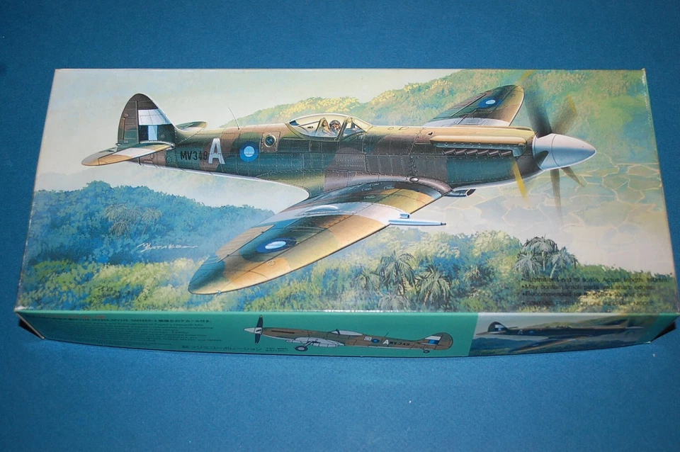 Fujimi 72001 - Spitfire F.R. Mk. 14E "Fighter Recon" scala 1/72 - Immagine 1 di 1