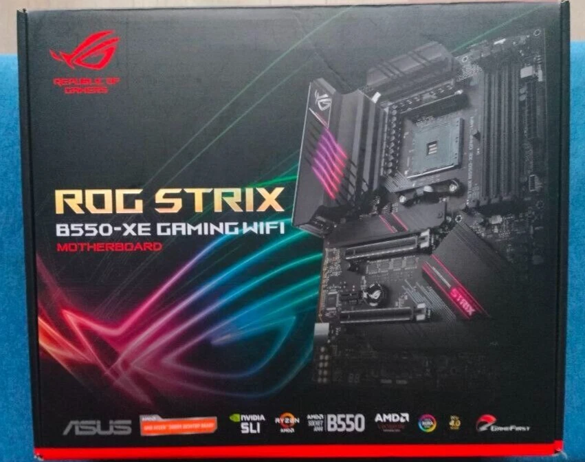 ASUS ROG STRIX B550-XE GAMING WIFI +  scheda ASUS Hyper M.2 x16 Gen 4 - Immagine 1 di 4