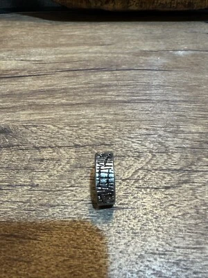 Anillo de diseño de corte para hombre  Foto 1 de 4