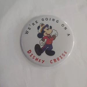 Disney Mickey Mouse We're Going on a Disney Cruise Button Pin Badge Disneyland - Picture 1 of 3