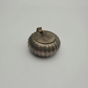 Vintage Round Metal Pocket Ashtray with Flip Up Lid - Picture 1 of 8