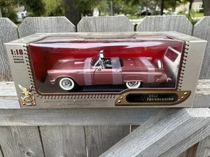 Road Signature Ford 1957 Thunderbird Hardtop Convertible, Leather Series 1/18 - Picture 1 of 1