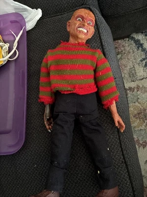 Muñeca de colección 1989 Pesadilla en Elm Street hablando Freddy Krueger no funciona como está Foto 1 de 2
