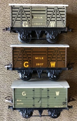 Hornby O Gauge 0 3x No.0 GW tinplate Vans MICA & Milk Great Western O Gauge 0 - Image 1 of 4