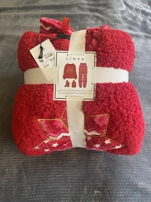 Cosy Christmas Star ladies Fleece Pyjamas, Hot Water Bottle, Socks Size 16-18 - Image 1 of 4