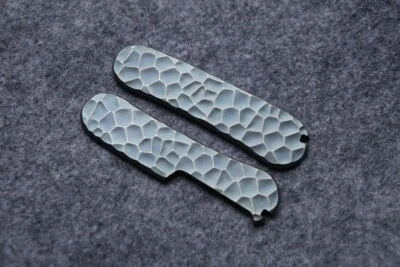 Básculas de latón hechas a mano para navaja suiza Victorinox Evolution Delemont de 85 mm Foto 1 de 2