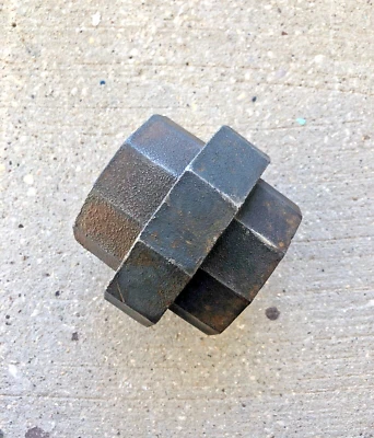 Grinnell 2-1/2" Female NPT Malleable Iron Pipe Union Fitting 150 PSI ~ FREE SHIP - Image 1 of 4