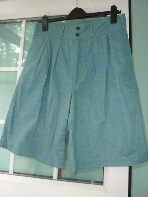 Gap Bermuda Shorts 32" Waist  Green (BNWOT) - Image 1 of 2