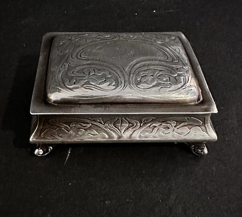 Antique Engraved Art Nouveau Box La Pierre Sterling Silver Engraved Florals Cover