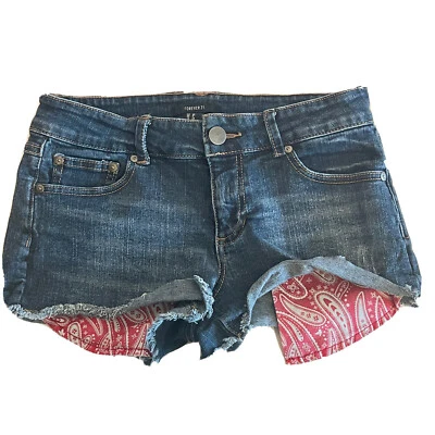 Forever 21 Women's juniors Denim Shorts Frayed Hem Sz 26 Red Pocket 2" Inseam - Image 1 of 3