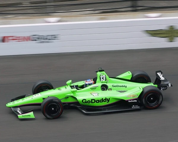 FOTO BRILLANTE #1A DANICA PATRICK #13 GO DADDY INDY 500 CAR RACING ON TRACK 8X10 Foto 1 de 1