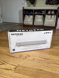 NEW Netgear Business Insight Managed Smart Cloud Switch (GC110-100NAS) - Picture 1 of 5