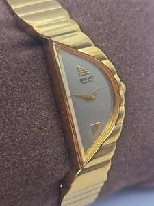 Vintage Seiko Rivoli Half Moon 14mm Gold Tone Women's Watch Ref. 1F20-5059 - Picture 1 of 8