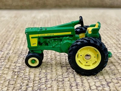 Tractor ERTL John Deere escala 1:64 juguete fundido a presión de metal Foto 1 de 4