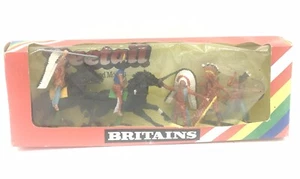 Britain Deetail Set 7548 Indians , 2 mounted, 3 standing - Picture 1 of 4