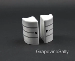 Original Vintage Decco Style Ceramic S&P Shakers - Picture 1 of 8