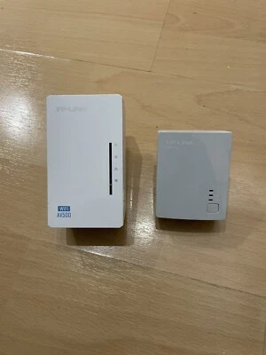 TP-Link TL-WPA4220 300Mbps AV500 WiFi Powerline Range Extender Gaming Adapter - Image 1 of 4