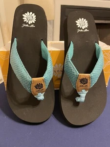 Women’s New In Box Yellow Box Sandals Flip Flops Size 9.5 M Faya Teal - Picture 1 of 7