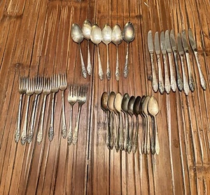 38 Pieces•Vintage•Oneida•Community•EVENING STAR•Silverplate Flatware - Picture 1 of 10
