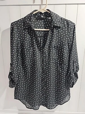 IZ Byer Ladies Size S V Neck 3/4 Sleeved Polka Dot 2 Pocket Blouse Foto 1 de 4