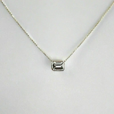 Colgante para mujer Lab_Created diamante corte esmeralda de 2 quilates enchapado en oro blanco de 14 quilates Foto 1 de 4