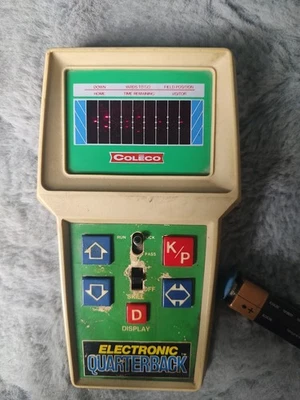 Juego de fútbol americano Coleco electrónico mariscal de campo vintage enciende sin batería puerta Foto 1 de 4