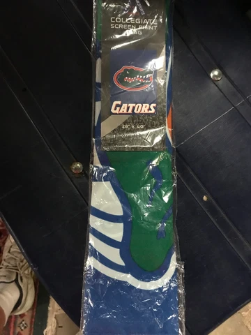 FLORIDA GATORS 2-Sided 28-by-40 inch VERTICAL FLAG with Pole Sleeve Cover