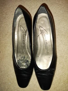 MUJER CARESSA ZAPATOS DE SALÓN DE CUERO NEGRO, TACONES, ZAPATOS DE VESTIR, TALLA 7M Buen Estado. - Imagen 1 de 2