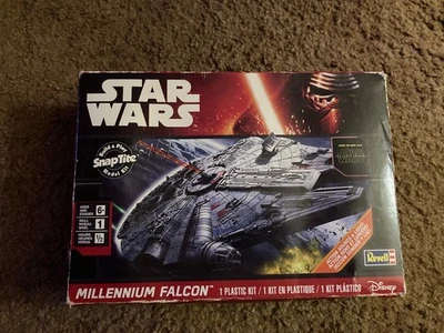 Kit de encaixe de plástico Star Wars Millenium Falcon 2015 Revell 1633 NOVO? - Imagem 1 de 2