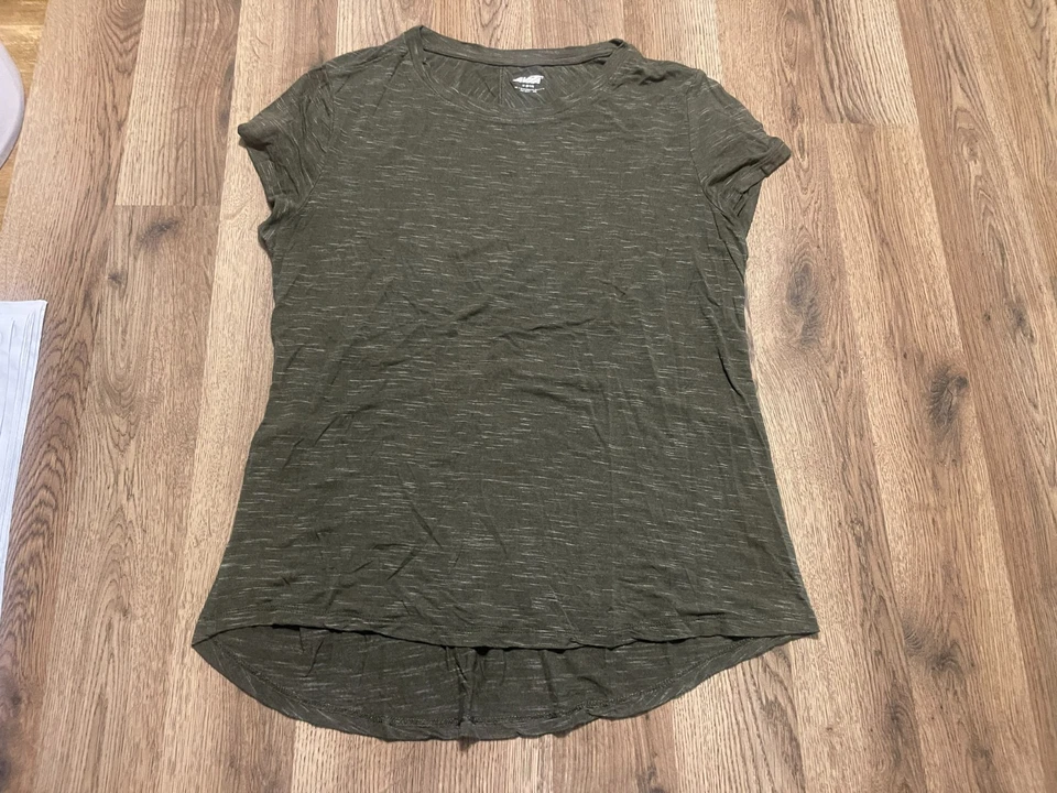 Camisa AVIA, para mujer talla mediana, verde, manga corta, cuello redondo Foto 1 de 4