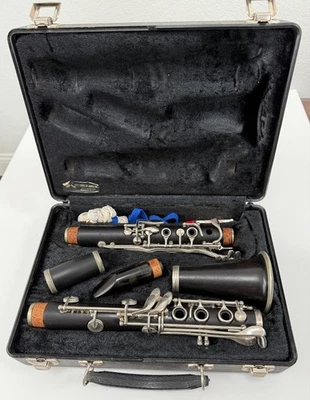 Clarinete vintage Selmer Signet 100 madera Bb con estuche Foto 1 de 4