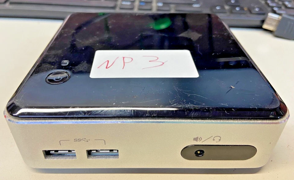 Intel NUC NUC5I3RYB - Intel i3-5010U - 8GB RAM - 256GB SSD - WIN10 (OFFERS OK) - Image 1 of 3